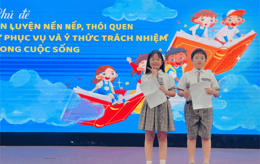 SINH HOẠT DƯỚI CỜ: NEWTONIANS RÈN LUYỆN NỀN NẾP VÀ Ý THỨC TRÁCH NHIỆM TRONG CUỘC SỐNG